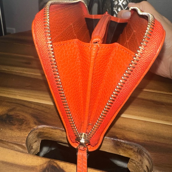 GUCCI ZIP AROUND LONG WALLET GG CANVAS SPICY HOT ORANGE - Picture 11 of 11